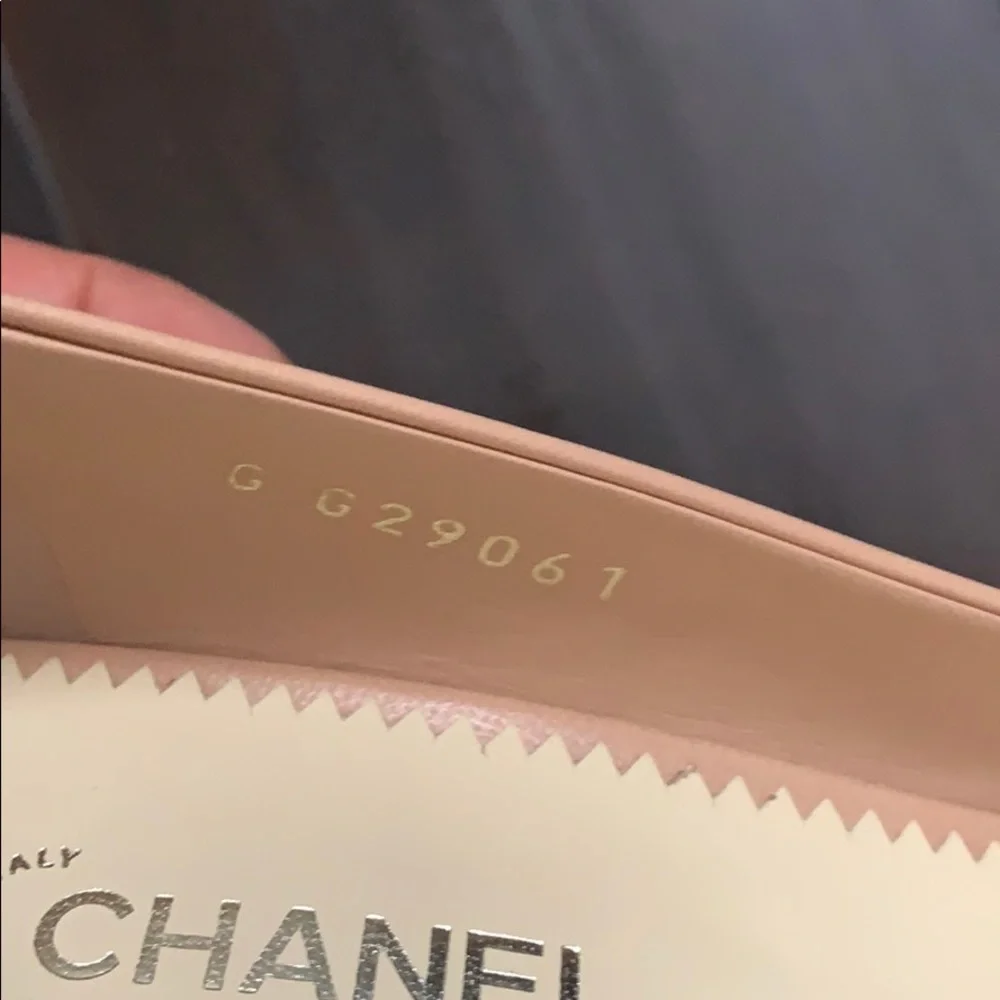 Authentic Chanel leather pearl NEW heels size 38